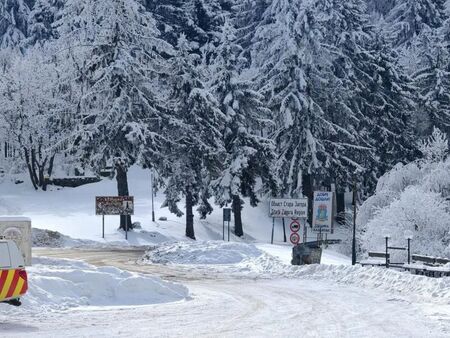 Проходът „Шипка“ почистен и опесъчен, пътува се нормално