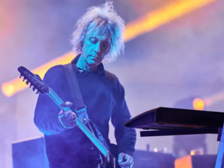 Почина китаристът Пери Бамонте