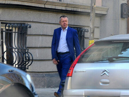 Румен Гайтански разпродава всичко в България и се изнася от страната