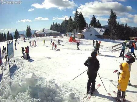 Пампорово посрещна първите скиори: пистите са отворени, а празничното настроение вече е по склоновете