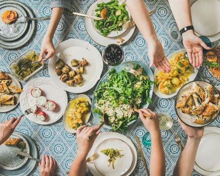 Какво ритуално се похапва по света за късмет на Нова година