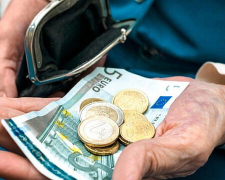 Изплащането на първите пенсии в евро ще започне от 7 януари