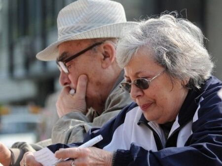 Кога ще пристигнат първите пенсии в евро