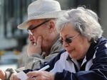 Кога ще пристигнат първите пенсии в евро