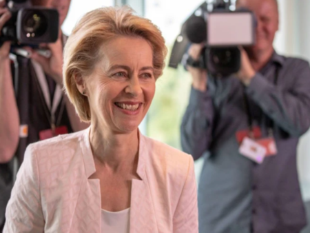 Фон дер Лайен: Поздравления, България