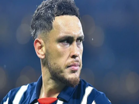 Лукас Окампос с диагноза лицева парализа