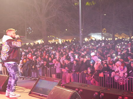 ЧНГ, Бургас! Хиляди посрещнаха заедно 2026 година на площад „Тройката“