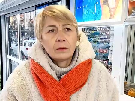 Не само липсват стартови пакети но и банкоматите пускат само