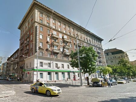 Във входа смърди на марихуана и урина метат ползвани презервативи