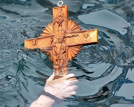 Йордановден събира смелчаци за спасяването на Светия кръст в Средец