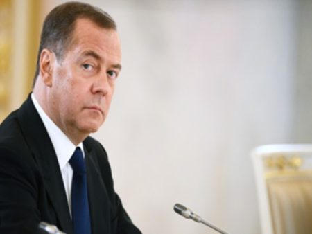 Гърми международен скандал! Медведев с "бомба" за канцлера на Германия