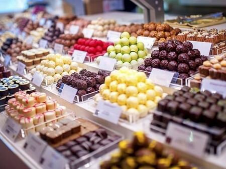 Великобритания забрани рекламите на шоколад и сладки преди 21 часа