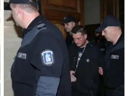 След месец в килията, пуснаха срещу 20 бона джигита, убил полицай край Требич