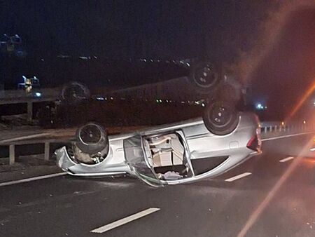 Младите водачи се отърваха с леки наранявания Две зрелищни катастрофи