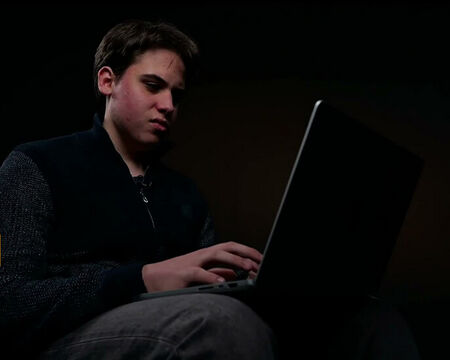 17-годишен ученик създаде безплатно приложение срещу страховете от еврото