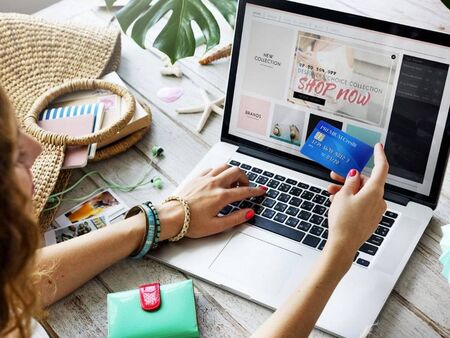 Внимавайте с фалшивите онлайн разпродажби, AI и маркетинговите трикове подвеждат потребителите