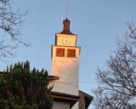 Един от най-емблематичните символи на Созопол - часовникът на общината е напълно обновен