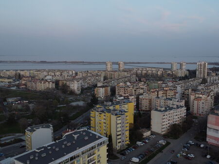 Къде по-лесно се шофира и паркира - в Бургас или Варна