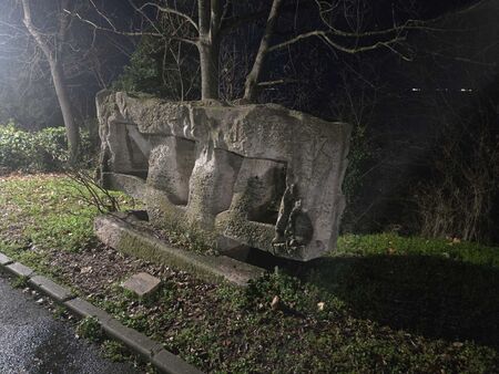 Призоваваме кметство Зора да постави сигнални ленти явно свлачището е
