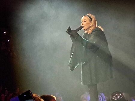 Нещо неочаквано и много романтично се случи на големия концерт на Тони Димитрова (СНИМКА)