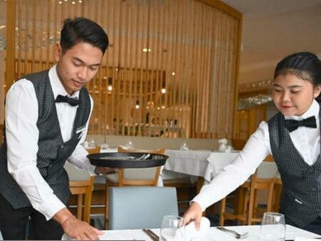 Държавата наема все повече узбекистанци и непалци за работа у нас