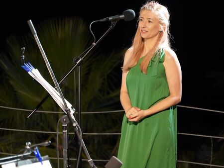 Зоя Калафатева е отличена от ръководството на Националното училище за