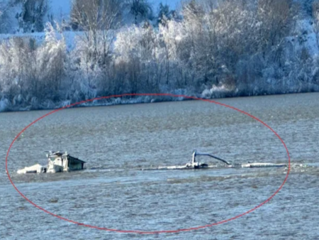 Кораб потъна близо до Свищов