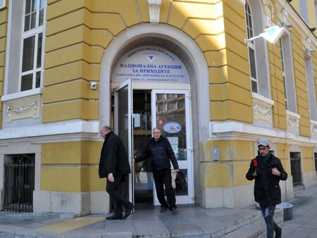 Над 4000 подадоха данъчната си декларация през първите дни на  данъчната кампания