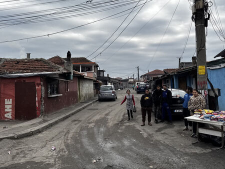 Банго Василий е! Ромската общност в Бургас посреща Новата 2026 г.