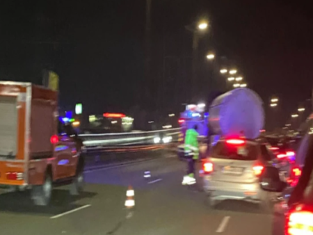 Верижна катастрофа в София, получи се огромна тапа