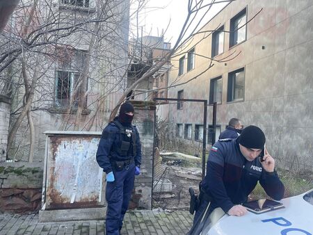 Пристигна и екип на Бърза помощ но се оказа че