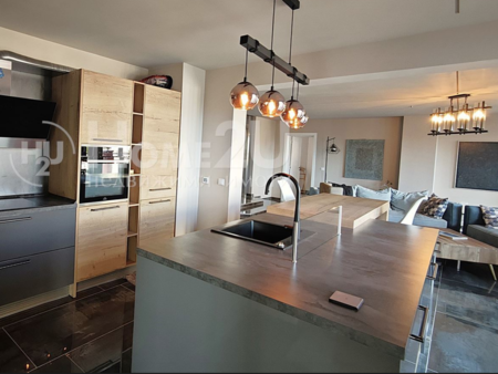 Чужденецът продава още един подобен имот з Поморие и явно