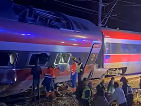 Кървава влакова катастрофа в Испания: Най-малко 21 загинали