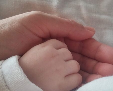 Еднократната помощ от 2000 лв се отпуска за всяко семейство