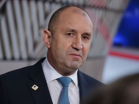 Президентът Румен Радев подаде оставката си пред КС