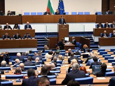 Парламентарната комисия по конституционни и правни въпроси обсъди на второ