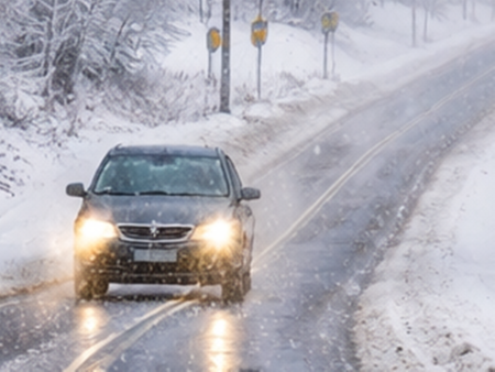 Жълт код за сняг в три области, валежите отслабват до вечерта