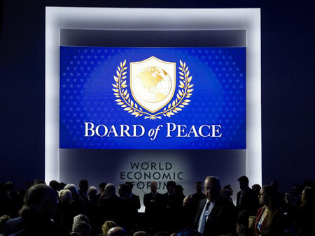 Политически реакции след присъединяването на България към Съвета за мир