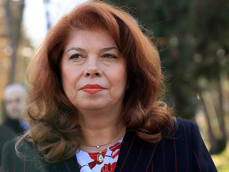 Дълъг е списъкът на кариерата й в политиката Започнала професионалния