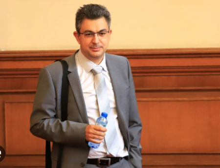 Шнорхел-премиерът на ИТН мина във „Възраждане“