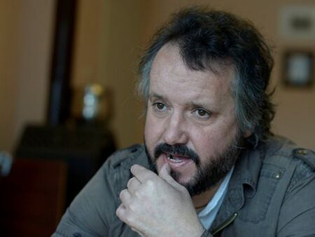 Писателят си отиде на 55 годишна възраст все още няма