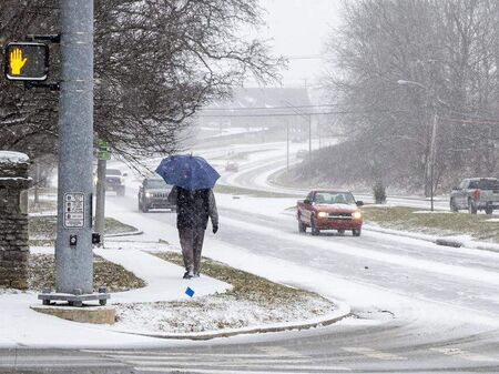 Силна зимна буря прекъсна електрозахранването на хиляди домакинства в САЩ
