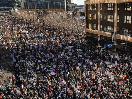 След убийството на мъж: Протести по улиците на Минеаполис, Тръмп обвини демократите