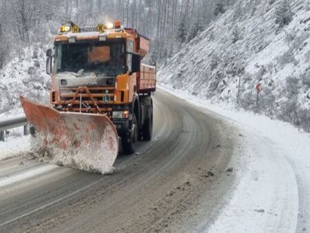 Опасни пътища на 27 януари