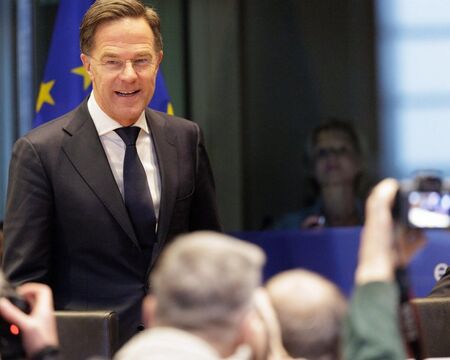 Марк Рюте отхвърли идеята за европейска армия извън НАТО