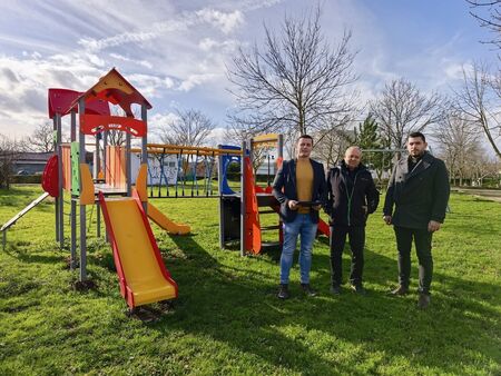 Нови детски и спортни зони грейват в няколко населени места в община Царево