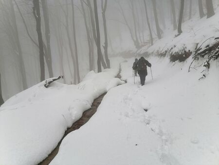 Месецът ще започне с облачно време с валежи предимно от