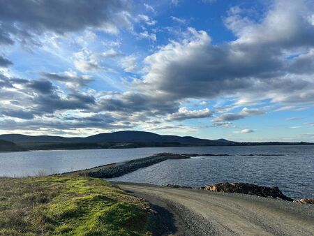 Притеснително е! Вълни и дъждове захапаха крайбрежната алея в Ахтопол, Държавата да побърза