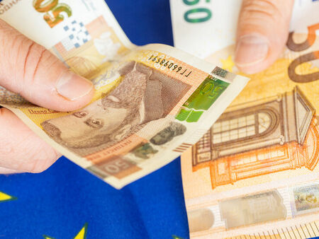 Историческият преход от лев към евро е една от най