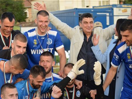 Д-р Спасимир Иванов, който възроди ФК „Черноморец 1919“, печели онлайн вота на „Личност на годината 2025“